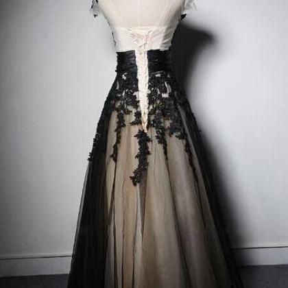 Modest Black A Line Lace Prom Dresses