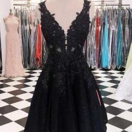 Elegant Short Black Lace Homecoming Dress