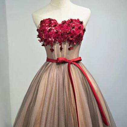 Unique Vintage Ball Gown Prom Homecoming Dress..