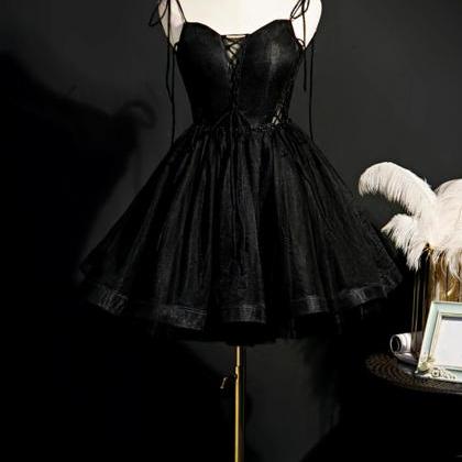 A Line Black V-neck Tulle Short Prom Homecoming..