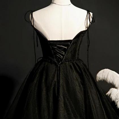 A Line Black V-neck Tulle Short Prom Homecoming..