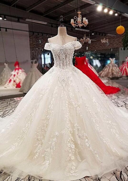 Off-the-shoulder Ball Gown Wedding Dress With Lace Appliques