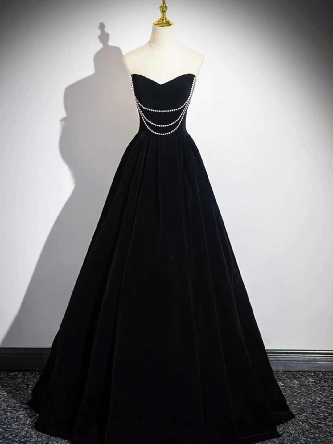 Black Velvet Floor Length Prom Dresses