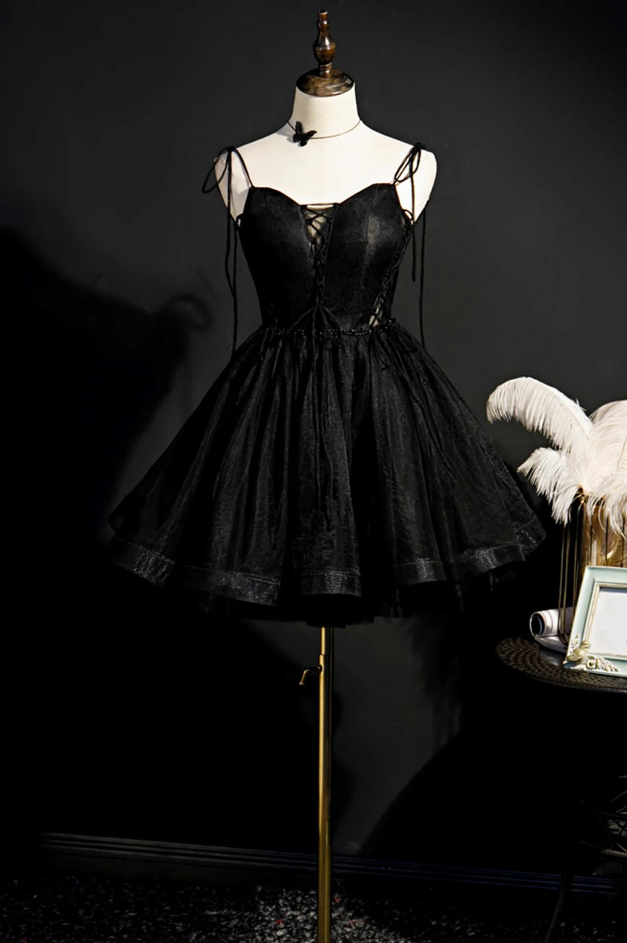 A Line Black V-neck Tulle Short Prom Homecoming Dress