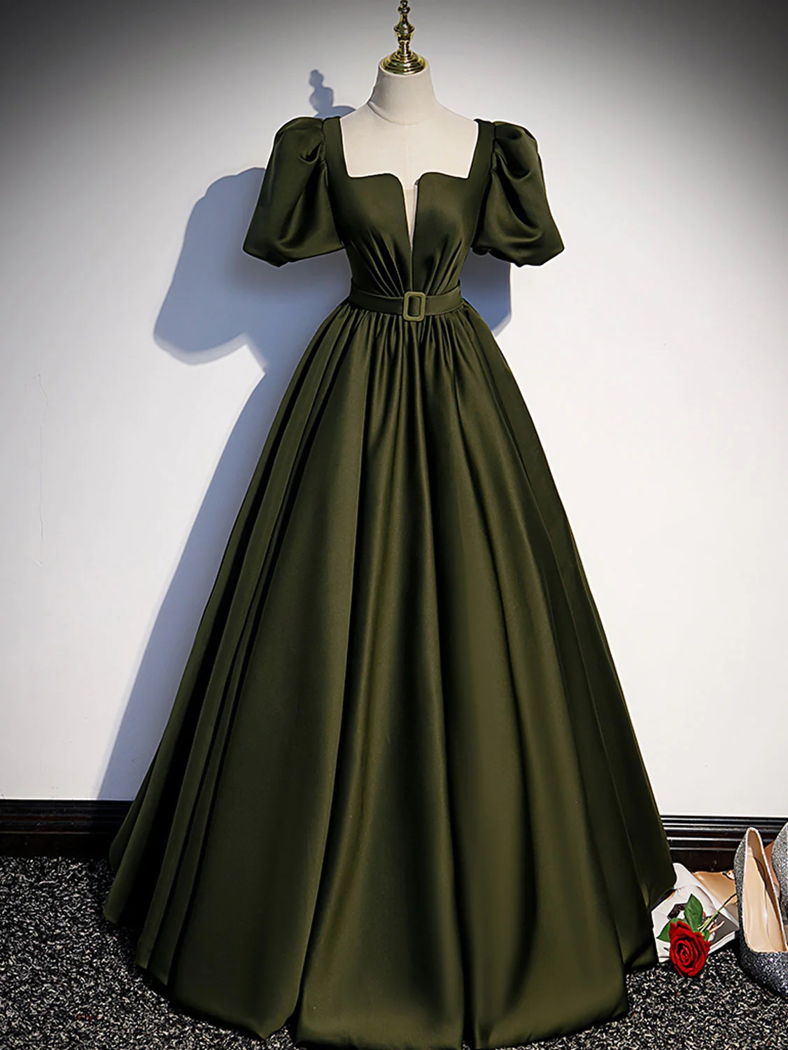 A Line Green Stain Prom Dress With Short Sleeves