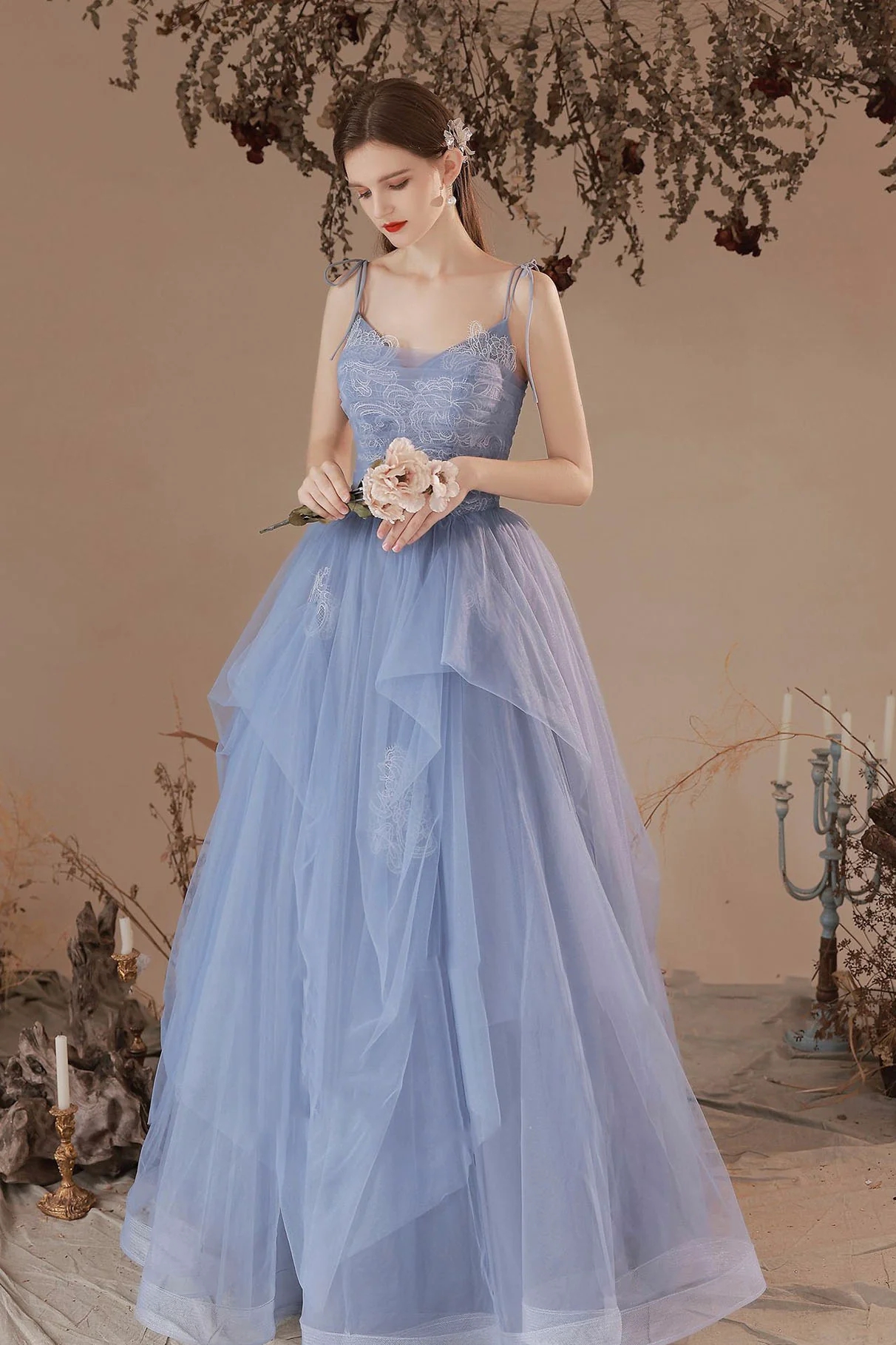 Lovely Spaghetti Straps Blue V-neck Tulle Lace Long Prom Dresses