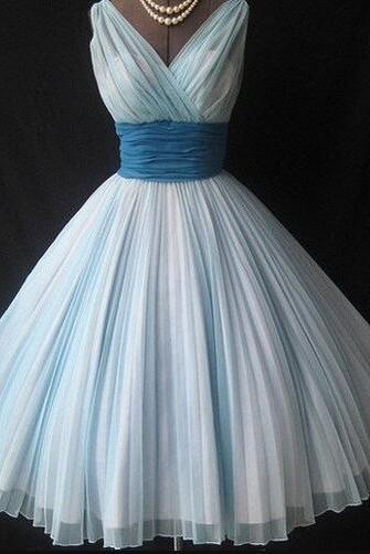 Off the Shoulder Homecoming Dress,Short Tulle Homecoming Dress, Light Blue Homecoming Dress,V Neck Ruffles Short Prom Gowns,Custom Made Cheap Homecoming Gown,Sweet 16 Dresses,Ball Gown Prom Dresses