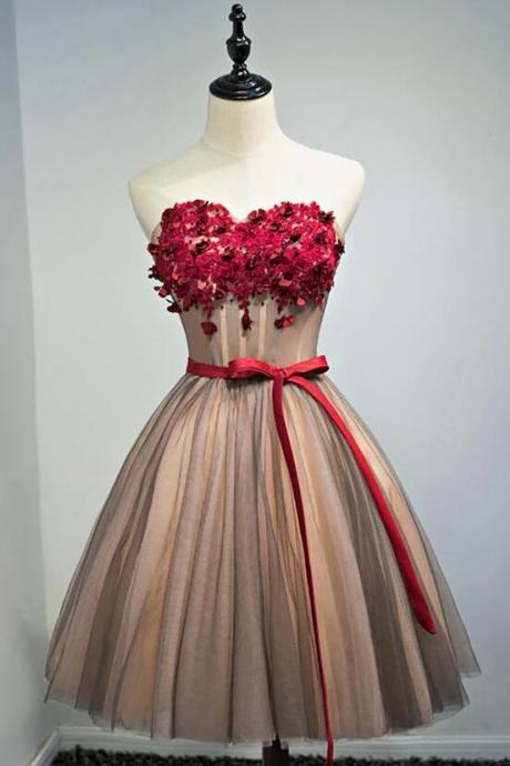 Unique Vintage Ball Gown Prom Homecoming Dress With Flowers