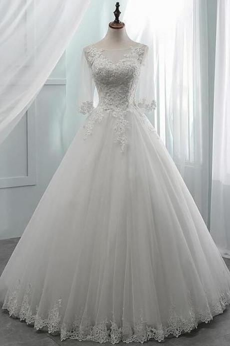 Scoop Neck A Line Tulle Wedding Dress With Lace Appliques