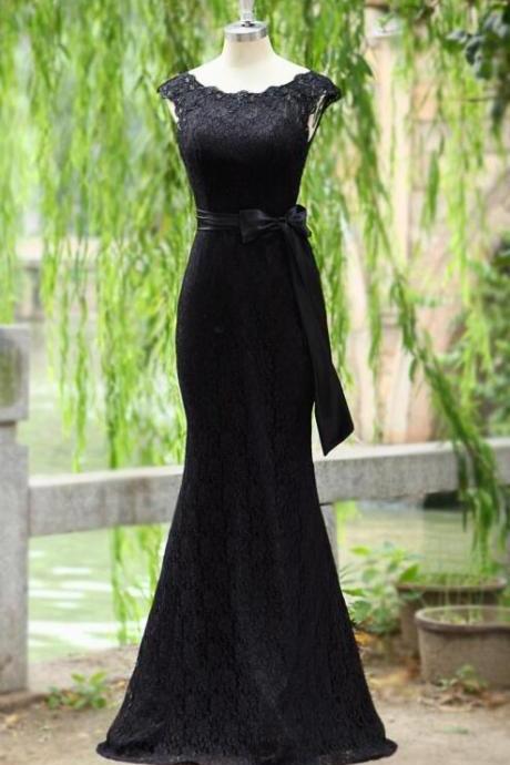 Mermaid Black Lace Scoop Neckline Evening Dresses