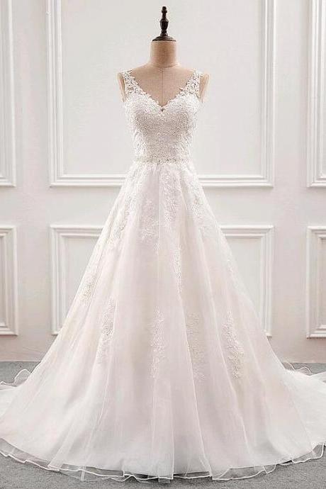 Fabulous Organza V-neck Lace Appliques Wedding Dress With Beaded
