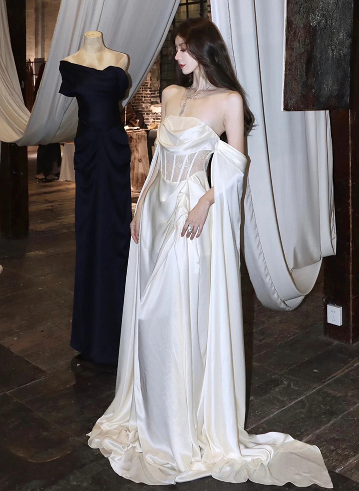 Sexy Halter V Neck White A Line Long Party Dress Formal Evening Gown main image 1